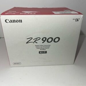 Canon ZR900 camcorder bundle